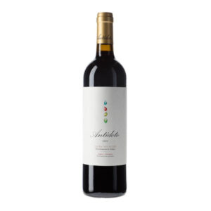 Descubre en Granada la exclusiva selección de vinos en Vinoteca Mil y un Vino, incluyendo Antídoto.