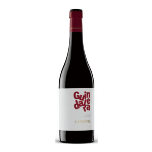 En Granada, Vinoteca Mil y un Vino ofrece una selección premium, incluyendo Calvente Guindalera.