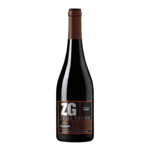 En Granada, descubre la exquisita selección de vinos en Vinoteca Mil y un Vino, incluido el Zg Ribera Roble.