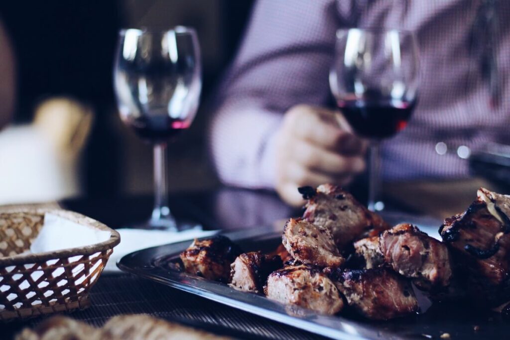 ¿Qué tipo de vino elegir para acompañar a la carne