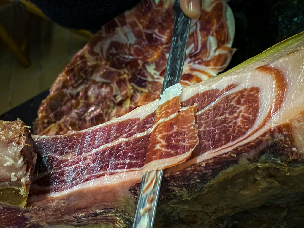 Los mejores vinos para acompañar el jamón ibérico